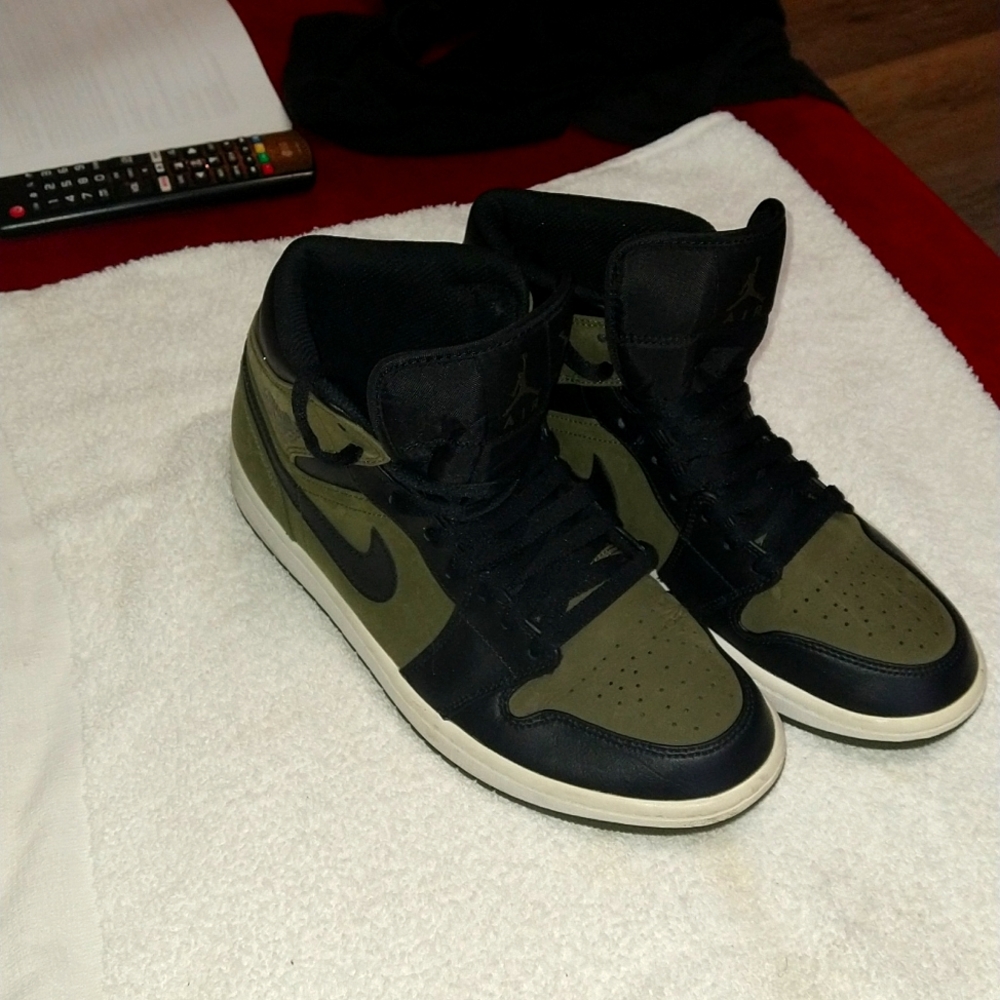 Nike Air Jordan 1 Mid Reverse